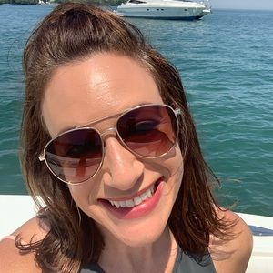 Meet your Posher, Andrea